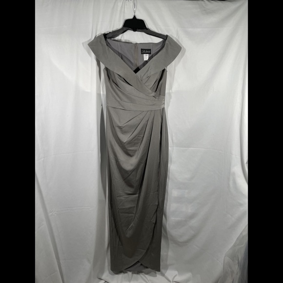 NEW La Femme [SZ 4 ] Surplice Off‎ the Shoulder Column Gown in Pewter - Picture 7 of 12